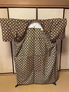 花柄 ウール着物 黒地 オレンジ 黄色