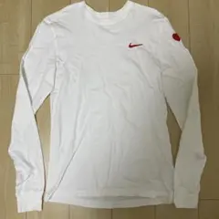 NIKE ホワイトロングTシャツ　バレンタイン限定