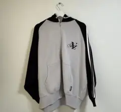 NiziU AWAKE フーディーパーカー Lサイズ NiziU AWAKE フーディー 【L】 - メルカリ