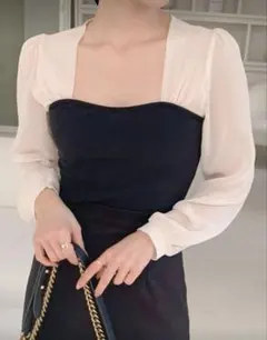 スクエアネック トップス