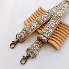 インド刺繍リボン　スマホショルダー　ショルダーストラップ　ベージュ