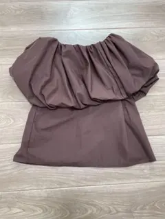 Louere オフショルダー ブラウス ブラウンのサムネイル