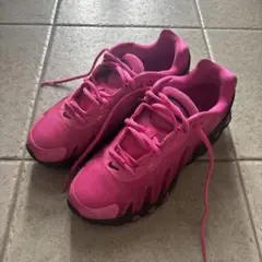 Nike Dn8 ピンクスニーカー