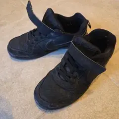 ２１センチ　NIKE スニーカー ブラック ストラップ付き