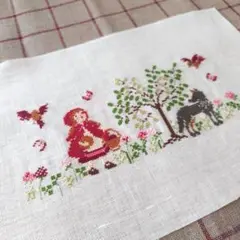 クロスステッチ完成品　✤サモイロフ✤赤ずきんとオオカミ