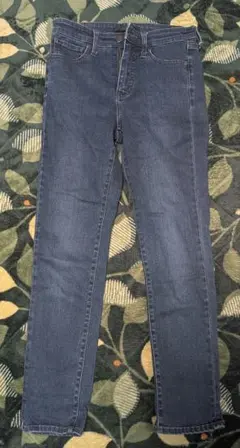 UNIQLO ハイライズスキニーアンクルジーンズ ビューティーコンプレッション