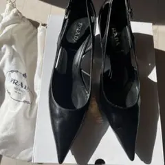 プラダパンプス