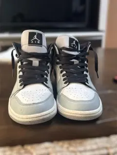 Air Jordan 1 Mid グレー/ブラック