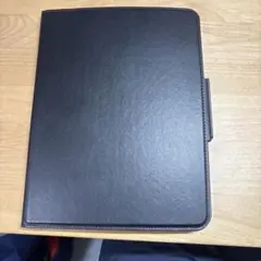 黒のフラップ式iPadケース　iPad Air M3