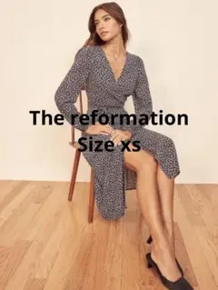 ネイビー花柄ラップドレス