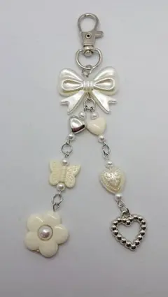 ビーズキーホルダー/ホワイトリボン&蝶・花・ハート  チャーム  韓国