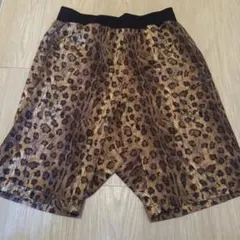 adidas アディダスオリジナル ヒョウ柄 ショートパンツ