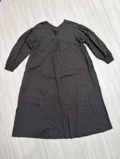 niko andコットンリネンロングワンピ　チャコールブラック