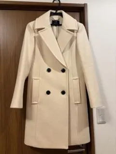 23区　オフホワイト色 ダブルブレスト　チェスターコート38
