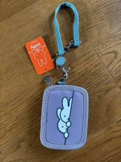 ミッフィー miffy 新品タグ付き　ミニ財布　定期入れ　小物入れ　紐付き