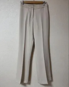 新品未使用ストレートパンツ　センタープレス　パンツ