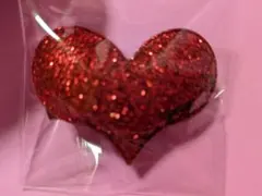 キラキラ☆ラメ☆2WAY☆ハート型ヘアクリップ/バッジ 赤 ☆新品未使用
