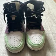 Air Jordanナイキ ウィメンズ エアジョーダン1 ミッド 