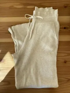 ユニクロ　ウォッシャブルリブニットパンツ　M