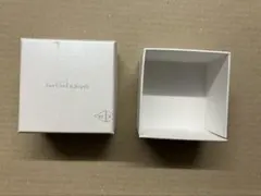 260129-K Van Cleef & Arpels ボックス 小型 ホワイト