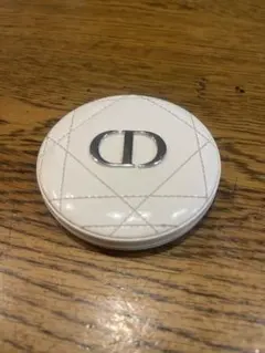 Dior スキンフォーエヴァークチュールルミナイザー06CORAL GLOW