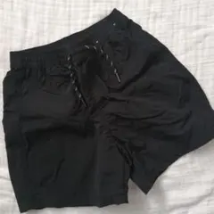 GU 黒 ハーフパンツ 調整可能な紐付き