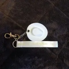 Mrs.GREEN APPLEハット型キーホルダーホワイトラウンジに為ります。