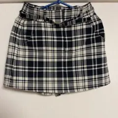 チェック柄タイトスカート ネイビーとホワイト