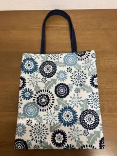 デニムリメイク　トートバッグ　ブルー系　花柄