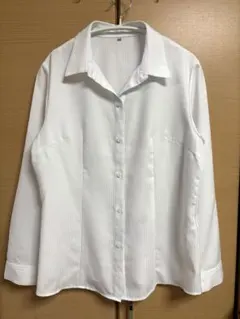 白シャツ　CLOSSHI Biz しまむら