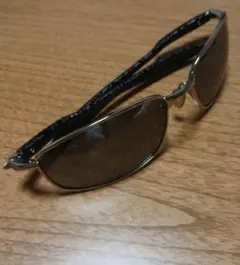 OAKLEY　メタリックフレーム ノーマルレンズ サングラス