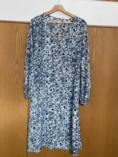 【匿名配送】AZUL BY MOUSSY ペイズリープリントガウン　カーディガンのサムネイル