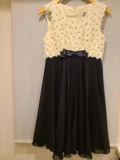 お値下げ致しました。ストロベリーフィールズのAラインパーティードレス