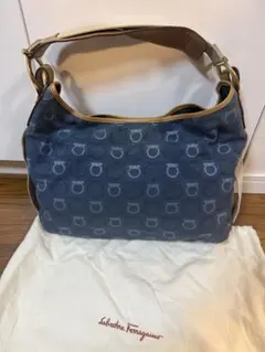 Ferragamo フェラガモ ガンチーニ柄 ショルダーバッグ ワンショルダー