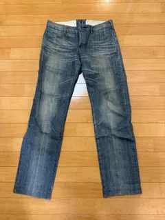 Levi's ストレートデニムパンツ