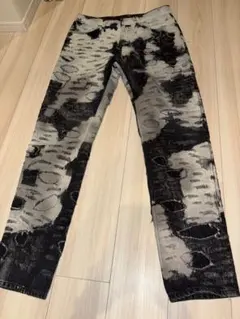 【美品】GIVENCHY ダメージ加工デニムパンツ ブラック・グレーのサムネイル
