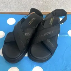 PERSON'S ブラック クロスストラップ サンダル
