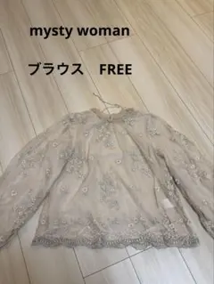 美品　mysty woman　フローラルレース刺繍ブラウス　アイボリー　ベージュのサムネイル