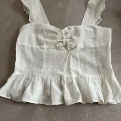 GU アイボリー フリルキャミソール値下げ可能