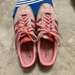 adidas ORIGINALS BERMUDA スニーカー　ピンク 24cmのサムネイル
