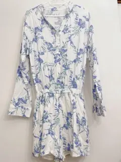 ☆匿名配送☆ ティアラ　レディース　洋服のサムネイル