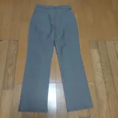 新品未使用カーキストレートパンツ カジュアル