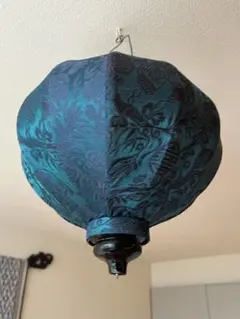 ベトナム　青色の花柄ランタン