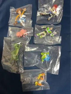 トイストーリー　ゆらゆらつながるマスコット　アンディのおもちゃ大集合　全7種