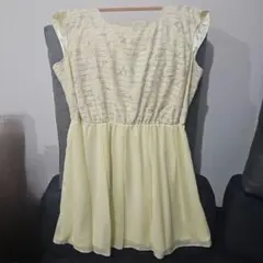 ペイトンプレイス　LL.15号　ノースリーブひざ丈ワンピース 淡い黄色　花柄刺繍