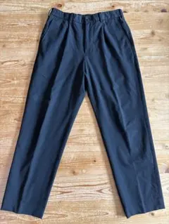 ユニクロ　タックテーパードパンツ　M 黒