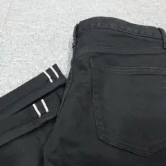 ユニクロ セルビッジ スリムフィット ストレートジーンズ ブラック 33