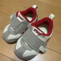 お値下げしました‼️キッズ　asics スニーカー　13.5