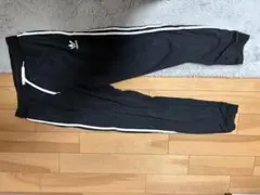 adidas ブラック ジョガーパンツ