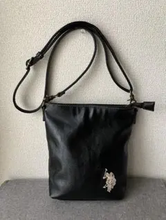 U.S. POLO ASSN. 本革ショルダーバッグ ブラック　美品　訳ありのサムネイル